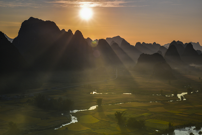 Au coucher du soleil a Trung Khanh