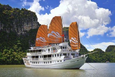 Paradise Peak Luxury Cruise