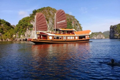 Croisière authentique en jonque de charme Indochine Classic en baie de Halong et de Lan Ha