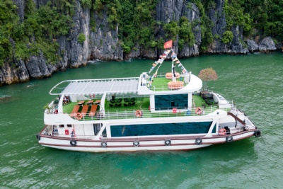 Découverte de la baie de Lan Ha en jonque privée traditionnelle