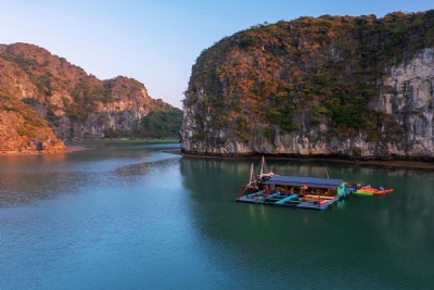 Croisière authentique en jonque de charme en baie de Halong et de Lan Ha